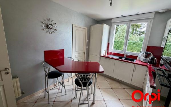 Maison à vendre    6 pièces • 169 m2 Voisins-le-Bretonneux