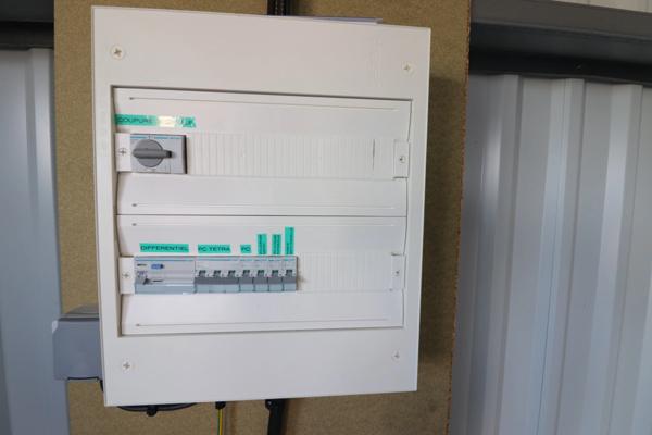 BATIMENT ARTISANAL DE 2024 DE 215.50M² A LOUER PROCHE DE BEURLAY (17)