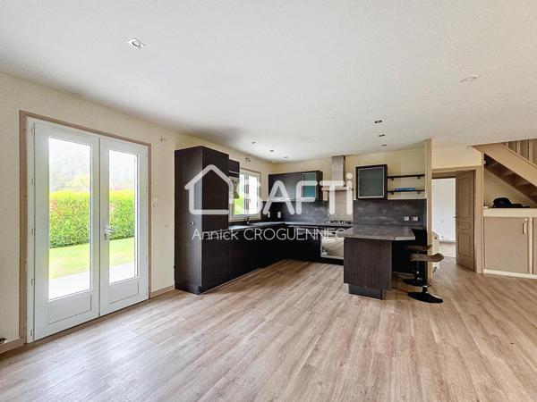 Maison d'habitation avec un studio indépendant