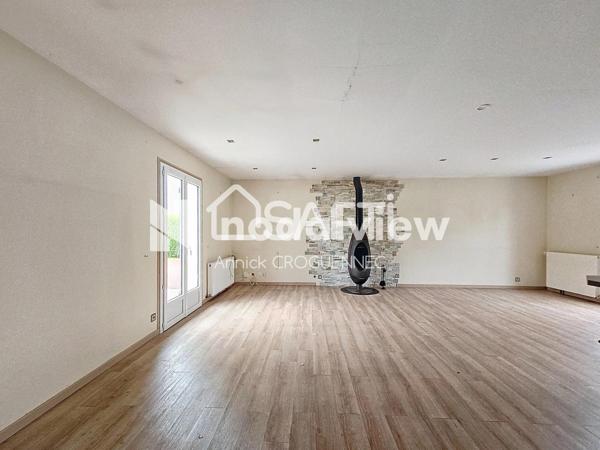 Maison d'habitation avec un studio indépendant