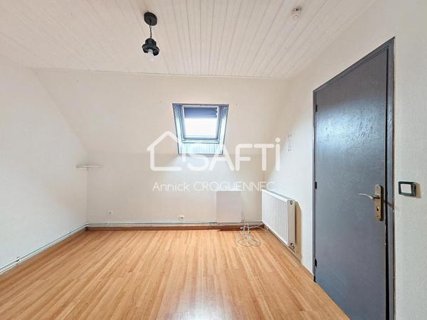 Maison d'habitation avec un studio indépendant