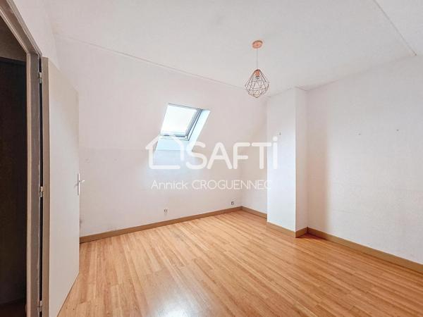 Maison d'habitation avec un studio indépendant