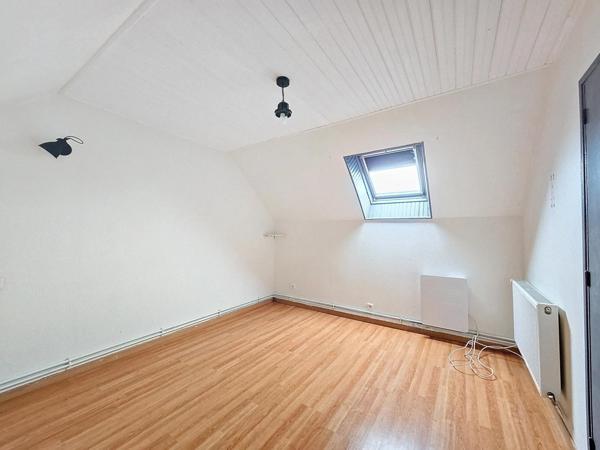 Maison d'habitation avec un studio indépendant