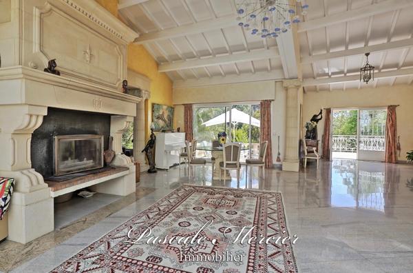 Superbe Villa de 235 m2 sur 2 hectares clôturés