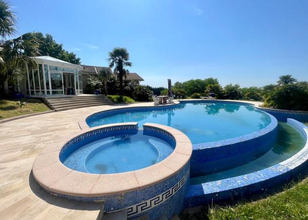 Superbe Villa de 235 m2 sur 2 hectares clôturés