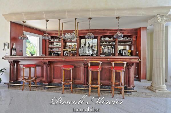 Superbe Villa de 235 m2 sur 2 hectares clôturés