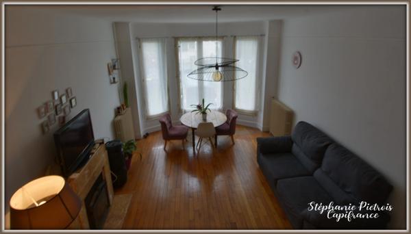 Maison avec un beau cachet et un terrain spacieux