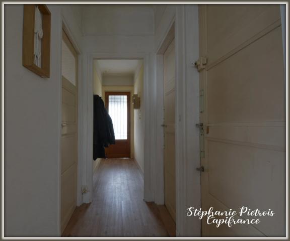 Maison avec un beau cachet et un terrain spacieux