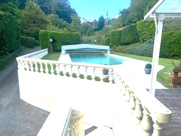 Grande maison avec piscine