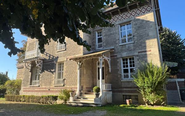 Maison à vendre    7 pièces • 350 m2 Saint-Just-en-Chaussée