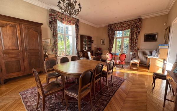 Maison à vendre    7 pièces • 350 m2 Saint-Just-en-Chaussée