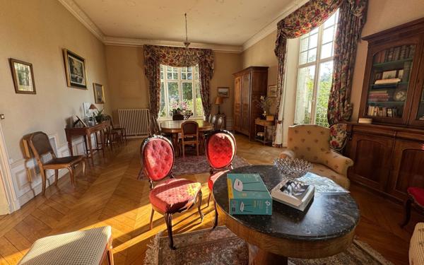 Maison à vendre    7 pièces • 350 m2 Saint-Just-en-Chaussée