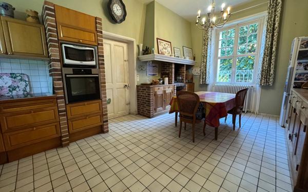 Maison à vendre    7 pièces • 350 m2 Saint-Just-en-Chaussée