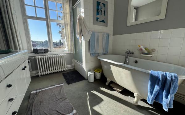 Maison à vendre    7 pièces • 350 m2 Saint-Just-en-Chaussée