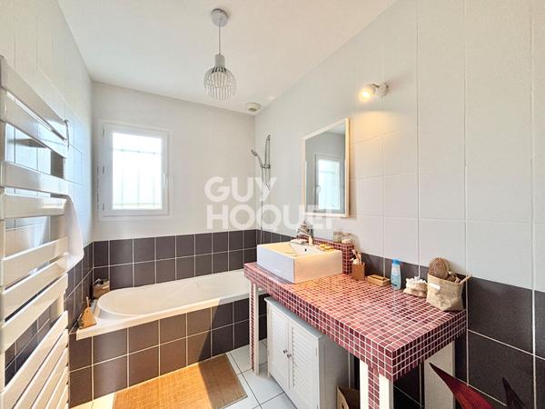 Maison contemporaine proche d'ORTHEZ avec double garage