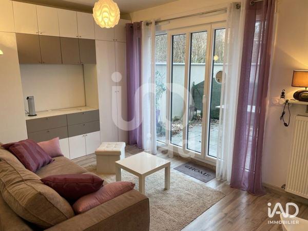 Location studio 27 m² Pontcarré