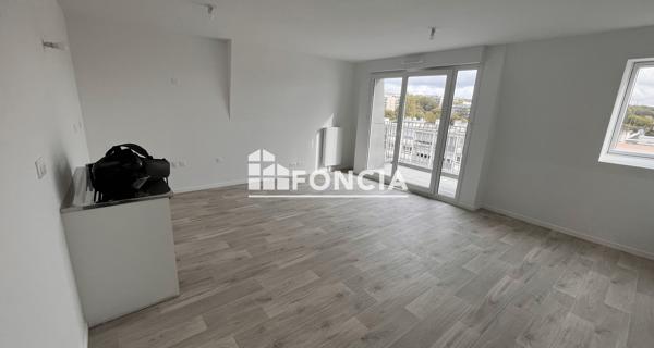 Location Appartement 4 pièces 80.43 m² - Livry-gargan 93190