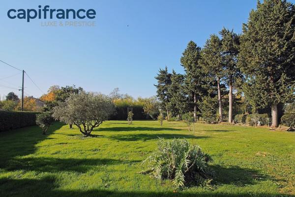 Maison en campagne, avec dépendance 7 pièces, 5 chambres, piscine + annexes