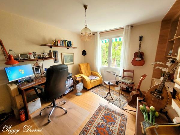 Maison à vendre 7 pièces PERIGNY (17) - Elégante maison de plain-pied de 144 m2 aux portes de La Rochelle - Double séjour- 4 chambres - Double garage - Sauna - Parcelle de 758 m2