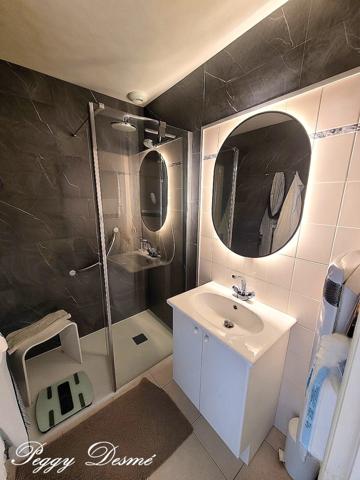 Maison à vendre 7 pièces PERIGNY (17) - Elégante maison de plain-pied de 144 m2 aux portes de La Rochelle - Double séjour- 4 chambres - Double garage - Sauna - Parcelle de 758 m2