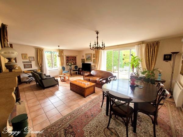 Maison à vendre 7 pièces PERIGNY (17) - Elégante maison de plain-pied de 144 m2 aux portes de La Rochelle - Double séjour- 4 chambres - Double garage - Sauna - Parcelle de 758 m2