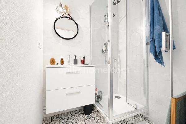 Appartement T2 25 m2 avec terrasse à Sète