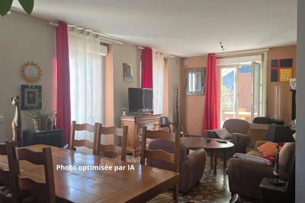 Maison à vendre 8 pièces avec terrasse DIGNE LES BAINS (04)