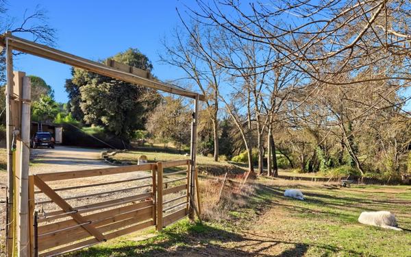 Maison à vendre    5 pièces •  Nîmes