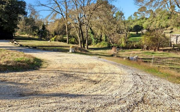 Maison à vendre    5 pièces •  Nîmes