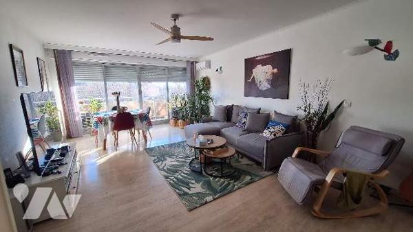 Appartement T4, garage et cave en centre-ville