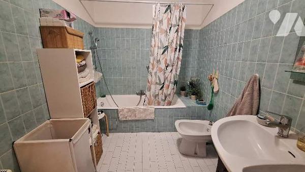 Appartement T4, garage et cave en centre-ville