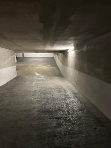 DOUBLE BOX FERME  DANS COPROPRIETE SECURISEE RUE DE LA BELLE FEUILLE