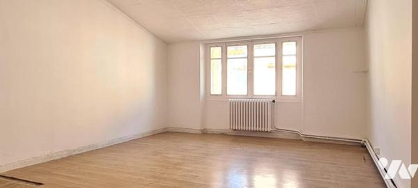 Maison à usage d'habitation d'une superficie d'environ 130 m² sur un terrain d'environ 622 m²