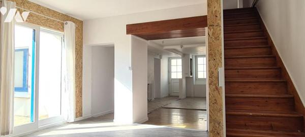 Maison à usage d'habitation d'une superficie d'environ 130 m² sur un terrain d'environ 622 m²