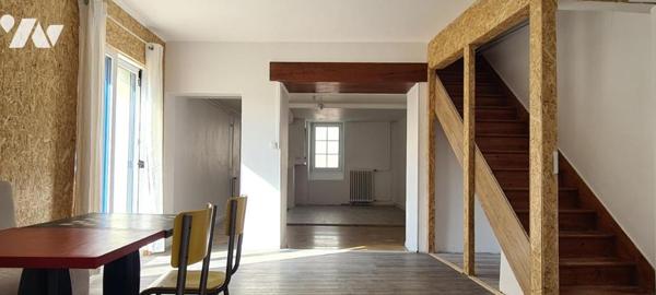 Maison à usage d'habitation d'une superficie d'environ 130 m² sur un terrain d'environ 622 m²