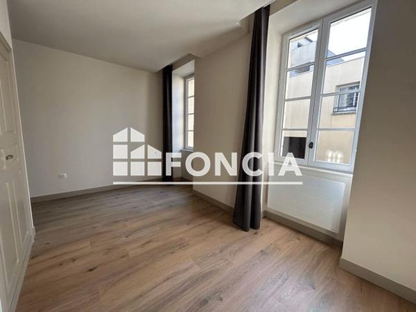 Location Studio 19.9 m² - 9 AVENUE MARECHAL DE LATTRE DE TASSIGNY Niort 79000