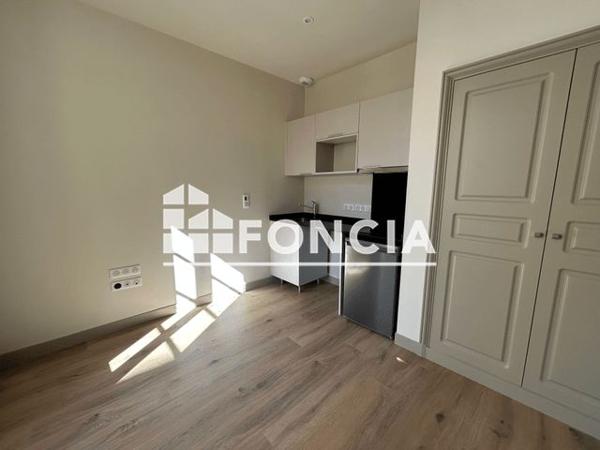 Location Studio 19.9 m² - 9 AVENUE MARECHAL DE LATTRE DE TASSIGNY Niort 79000