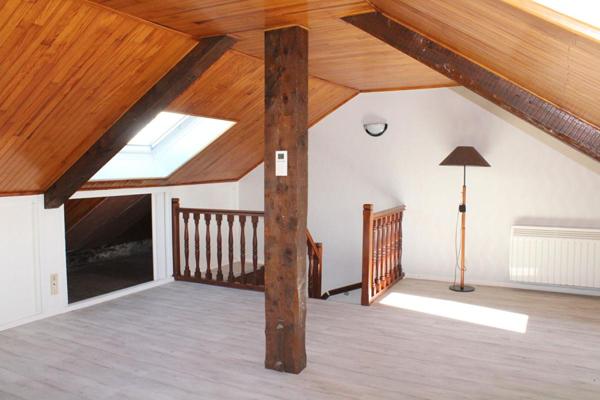 Langogne Appartement en duplex avec garage et  petit jardin
