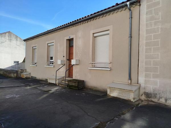 Langogne Appartement en duplex avec garage et  petit jardin