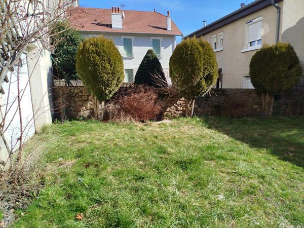 Langogne Appartement en duplex avec garage et  petit jardin