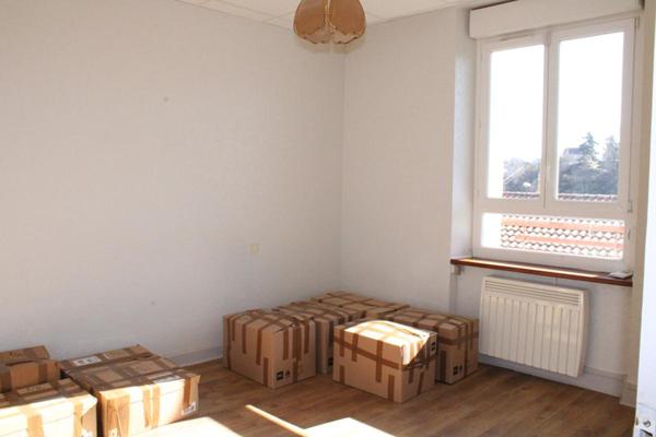 Langogne Appartement en duplex avec garage et  petit jardin