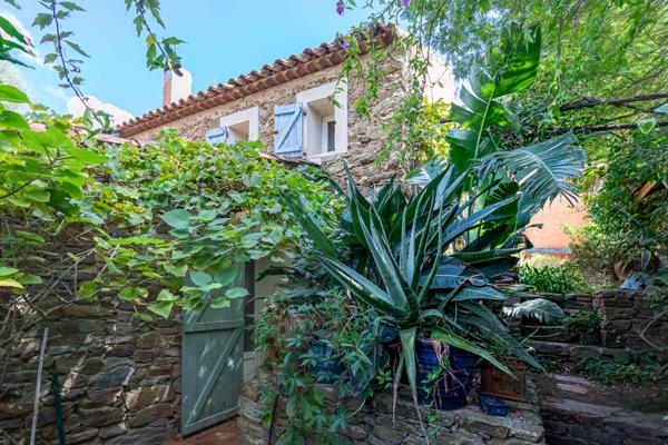 Bormes-les-Mimosas (83230) Maison Pierres sèches