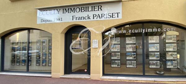 LOCATION ECULLY 69130 STUDIO MEUBLE TERRASSE PARKING PROCHE TRANSPORTS