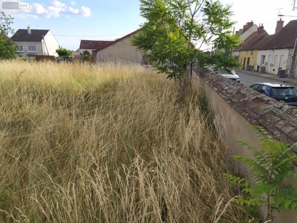 Terrain à Batir à vendre à Saint-Pourçain-sur-Sioule dans l'Allier (03500), ref : 13352/415
