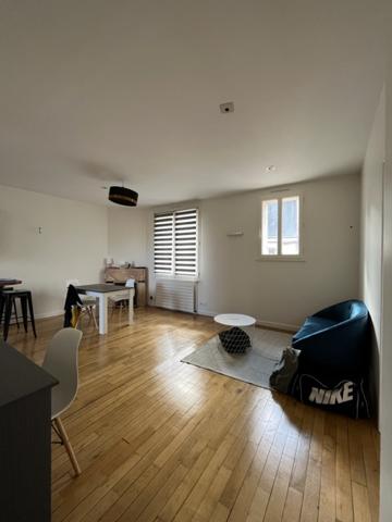 POITIERS Plateau à proximité du Parc de Blossac - T2 Meublé