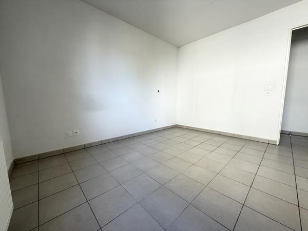 Miramas (13140) Appartement T3 55 M2 + terrasse 20 M2 MIRAMAS