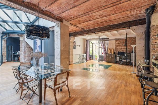 Loft entièrement rénové avec commercialité