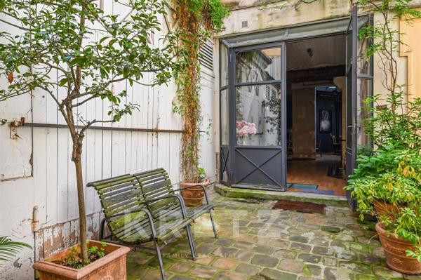 Loft entièrement rénové avec commercialité