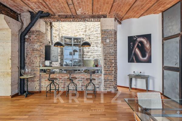 Loft entièrement rénové avec commercialité