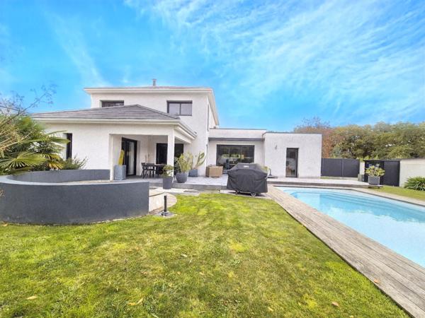 Maison 7 pièce(s) 5 chambre(s) 189.73 m²